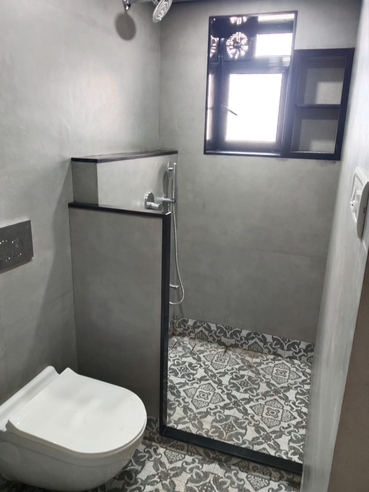 Bathroom tiling and plumbing contractor Mumbai – Laxman Construction complete bathroom renovation
