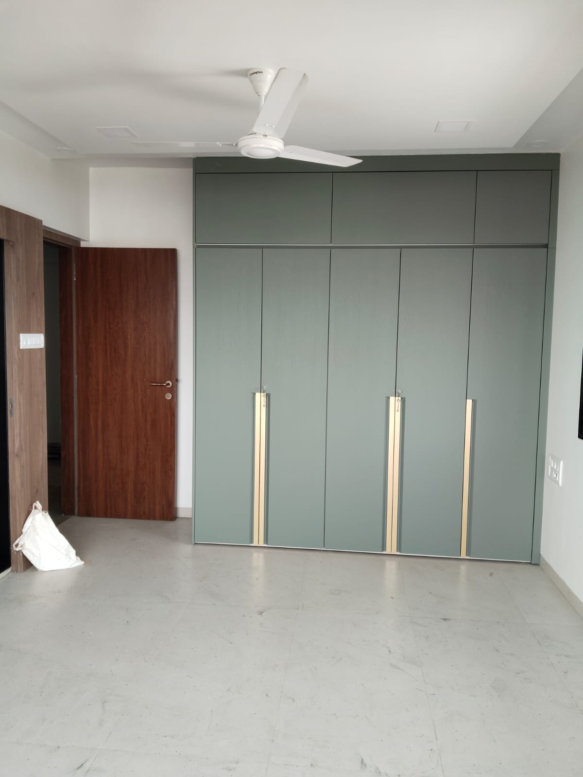 Wardrobe carpenter work and false ceiling Mumbai – Laxman Construction interior contractor